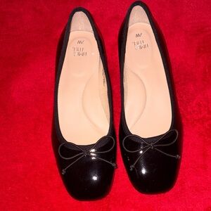 Time and Tru Black Flats with Bow - 7 Wide